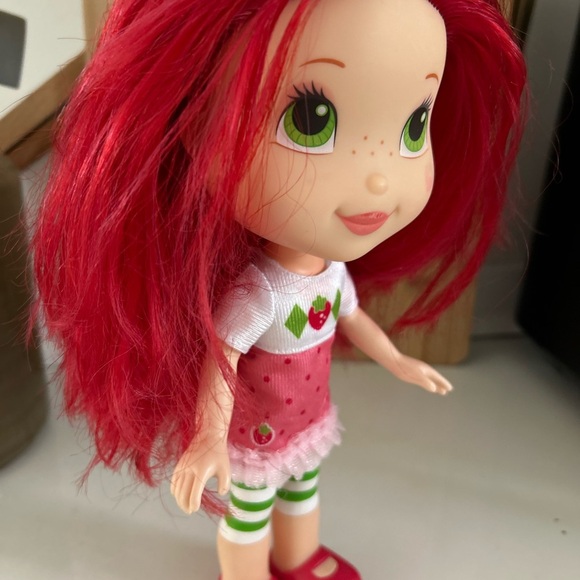 FREE IF YOU MAKE A PURCHUSE OF ONE OF MY LISTINGS
strawberry short cake & dino - Picture 6 of 10